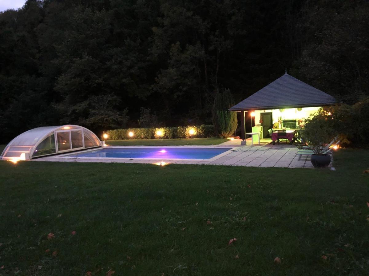 Le Clos Du Tulipier La Chapelle-du-Bard 外观 照片